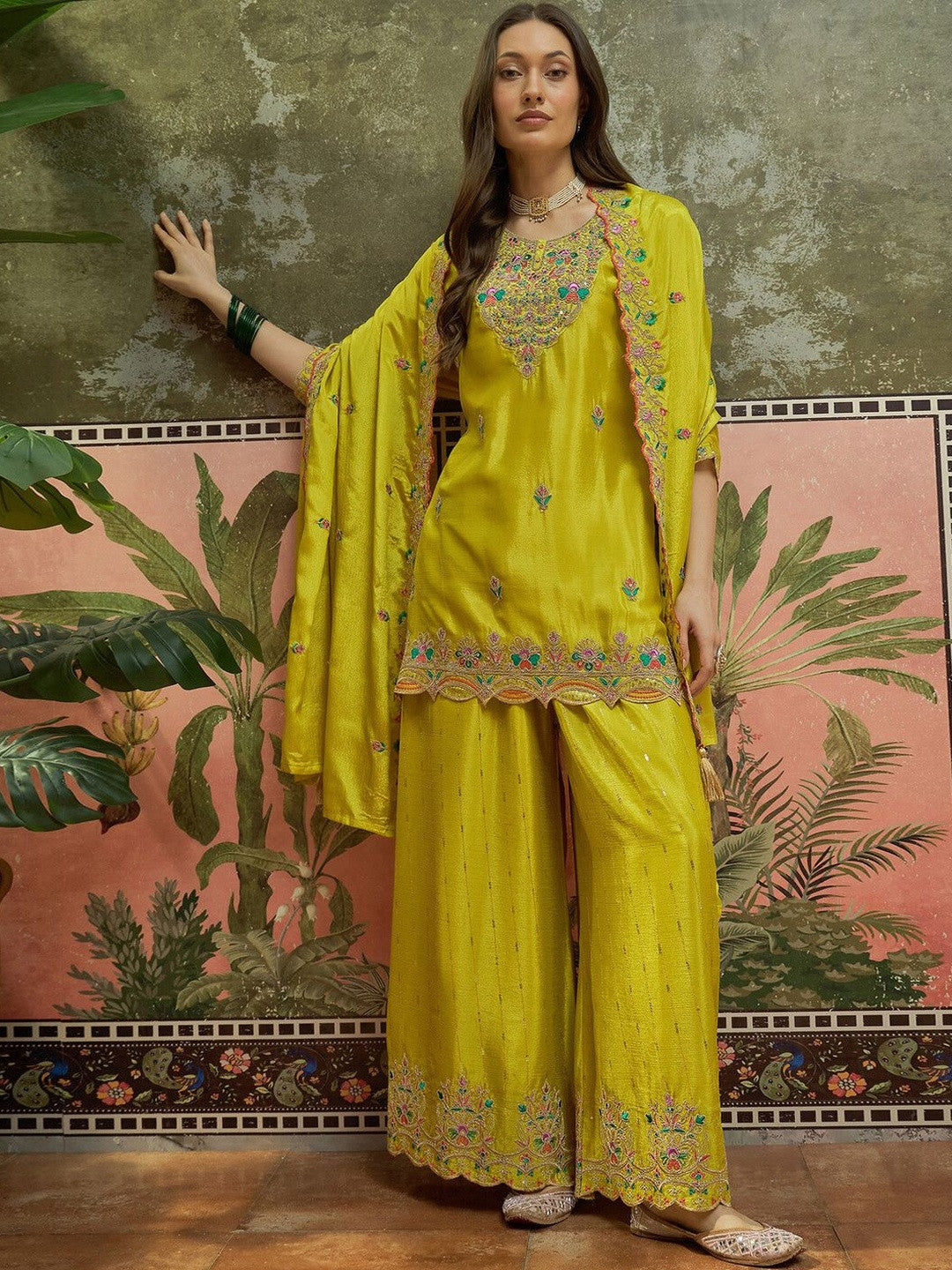 Embroidered Round Neck Kurta Sets
