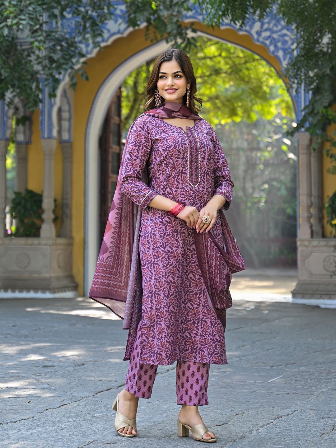 Dhiyona KL Floral Printed Notch Neck Gotta Patti Straight Kurta With Trousers & Dupatta