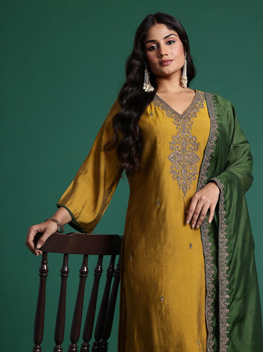 Dhiyona Women's Plus Size Ethnic Motifs Embroidered Zari Kurta with Trousers & Dupatta