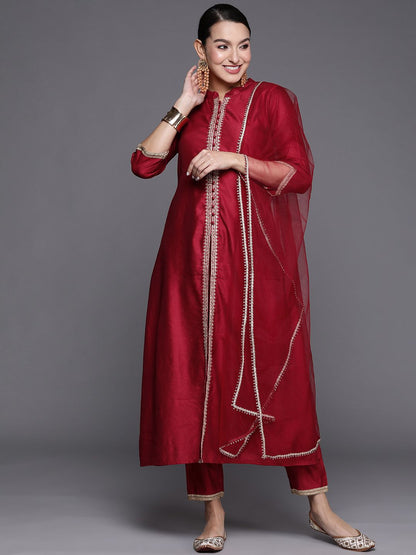 Dhiyona IE Women Striped High Slit Thread Work Liva Kurta With Trousers & Dupatta