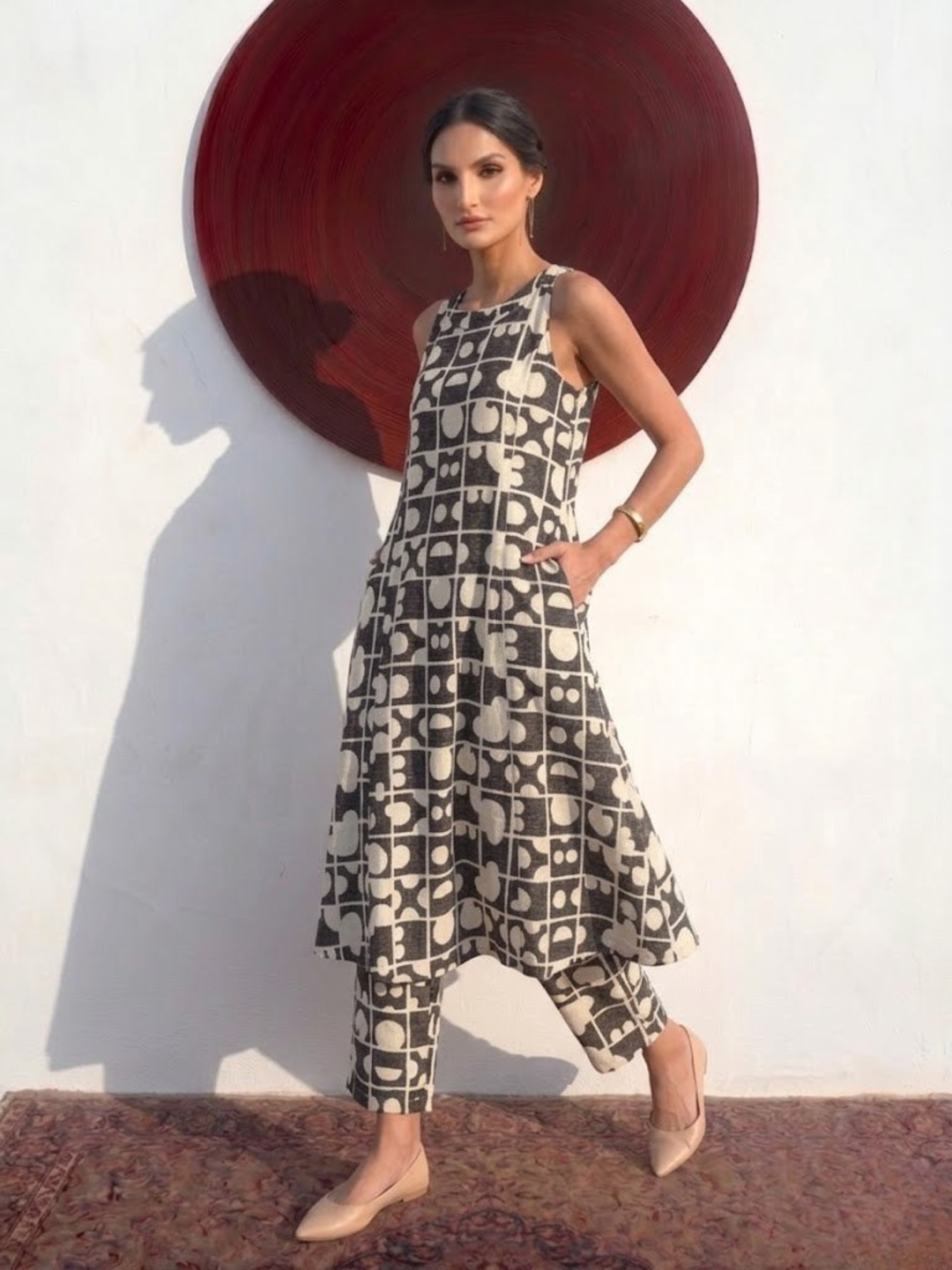 Dhiyona ST 2 pc SET - Black Cream Printed Linen Sleeveless Kurta and Pant
