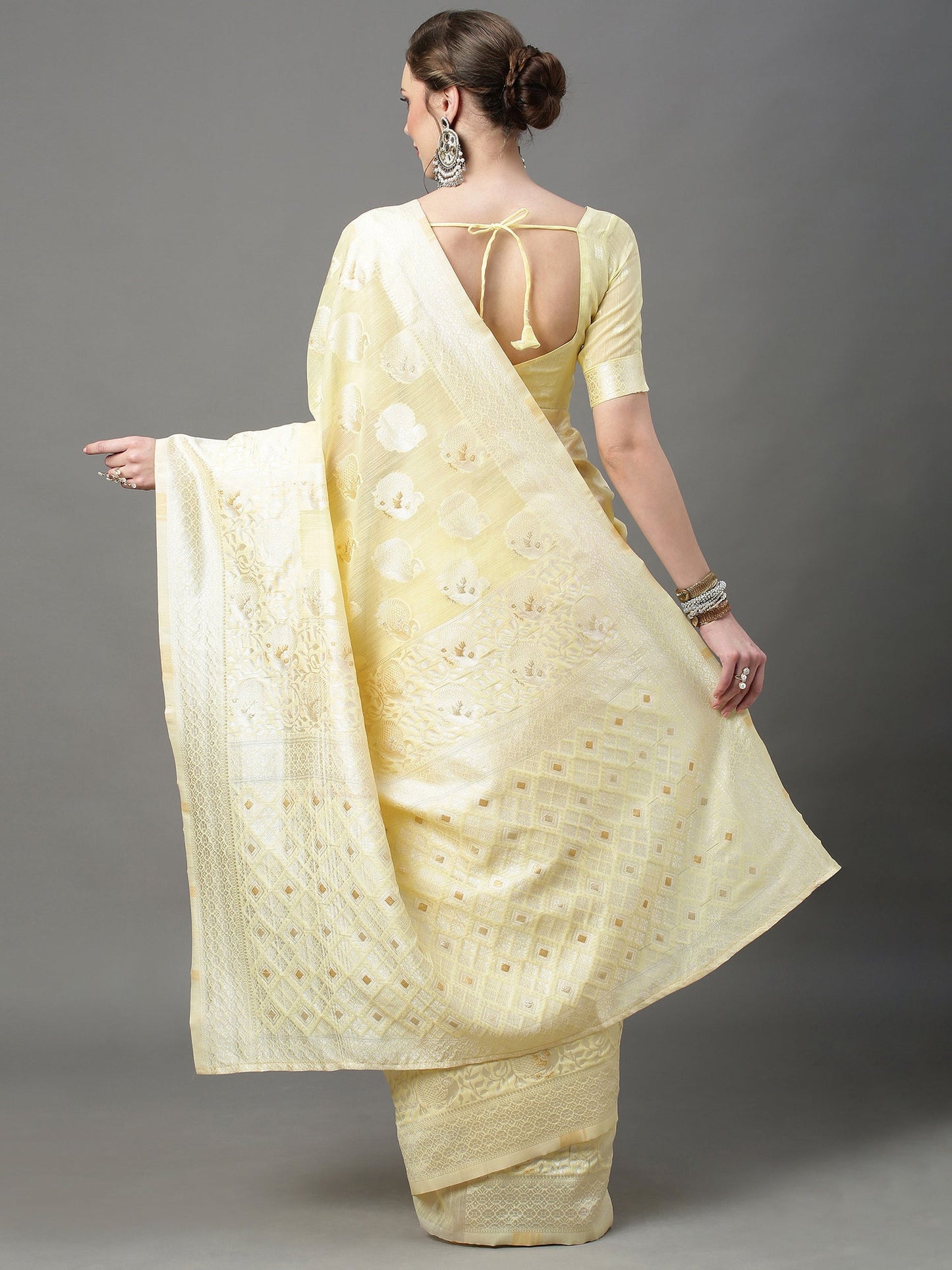Women's Cotton Silk Yellow Woven Design Woven saree With Blouse Piece