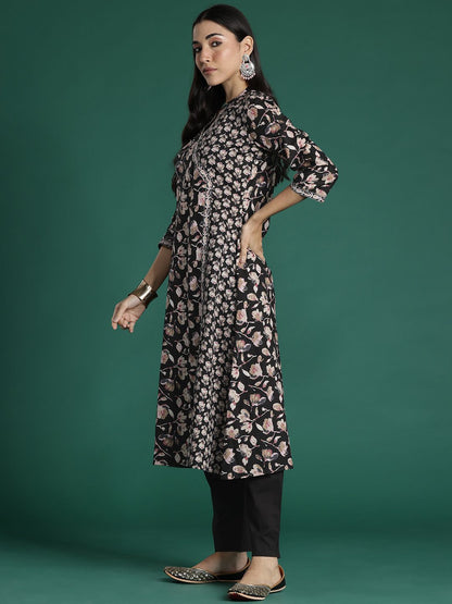 Dhiyona IE Women Floral Printed Angrakha Pure Cotton Kurta with Trousers & With Dupatta