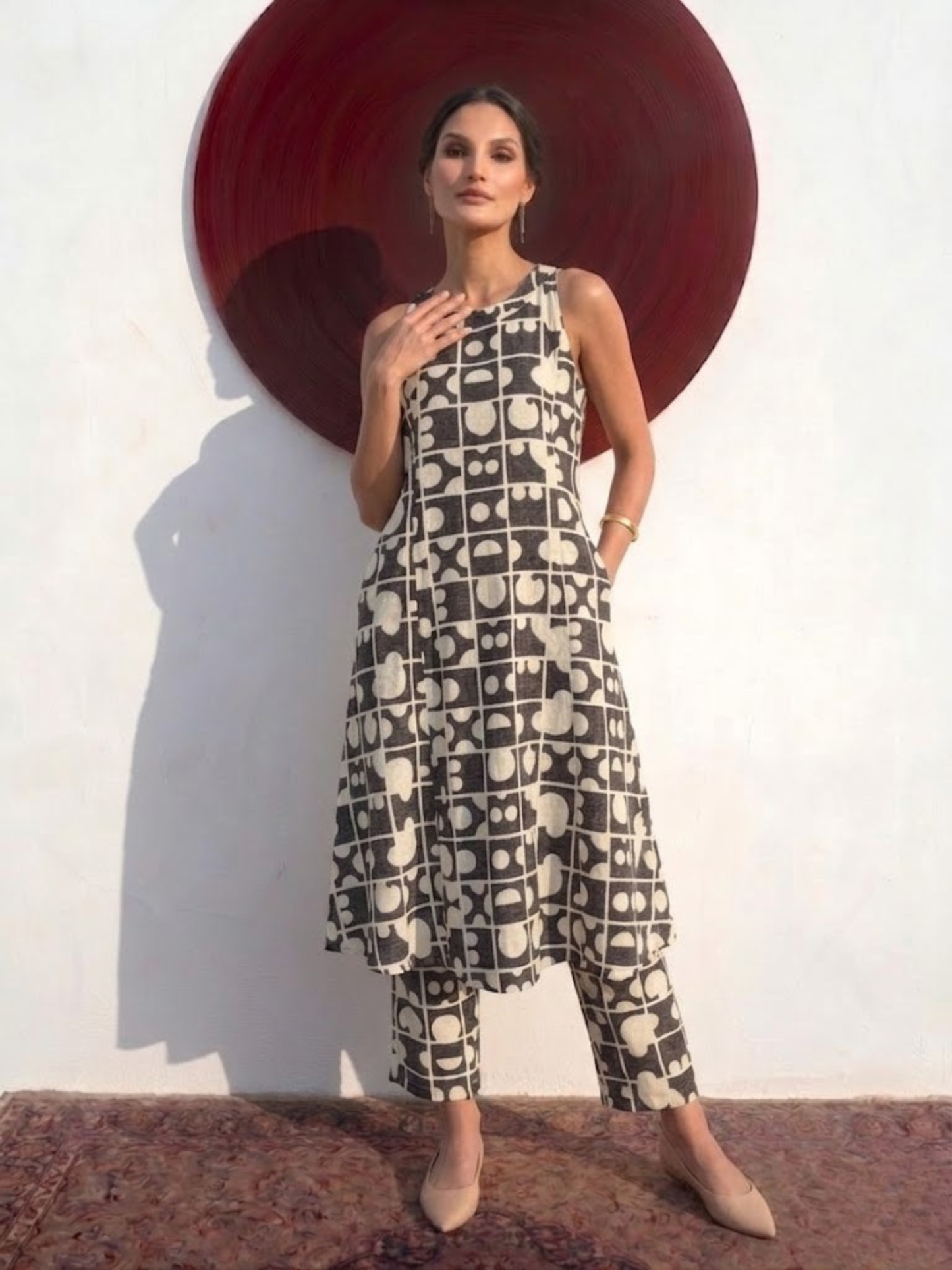 Dhiyona ST 2 pc SET - Black Cream Printed Linen Sleeveless Kurta and Pant