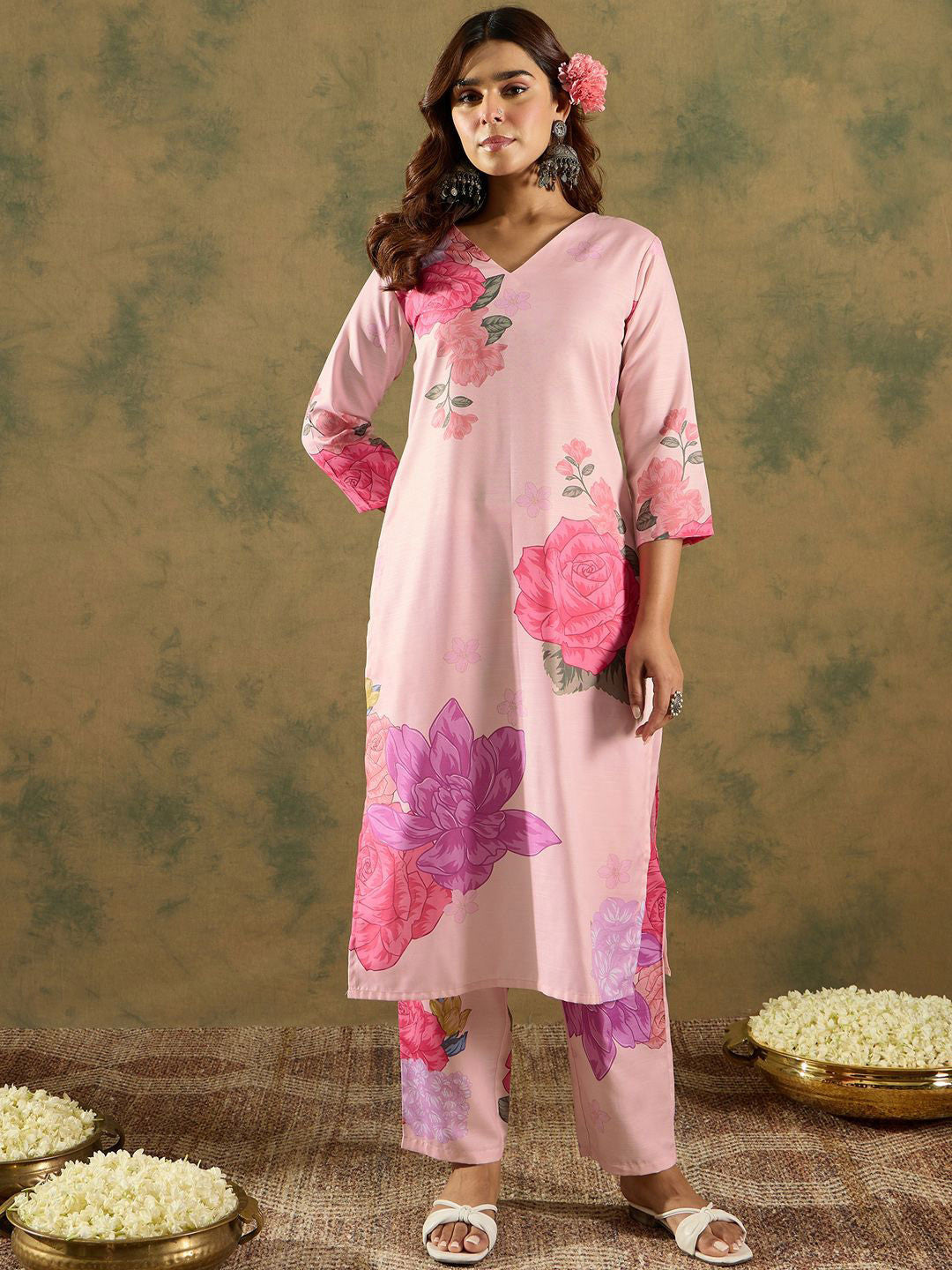Floral Printed V-Neck Straight Kurta with Trousers