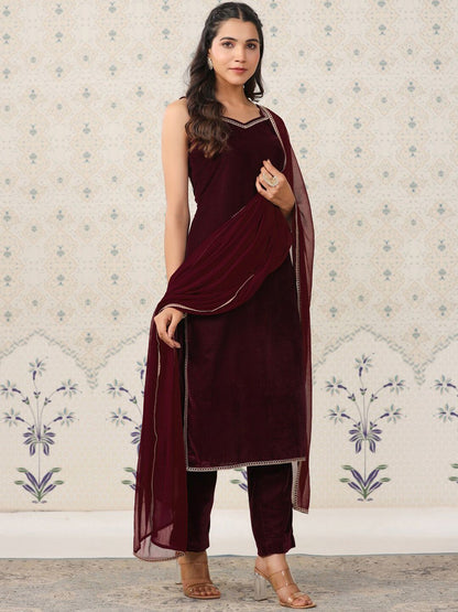 Dhiyona OD  Velvet Straight Kurta & Trousers With Dupatta