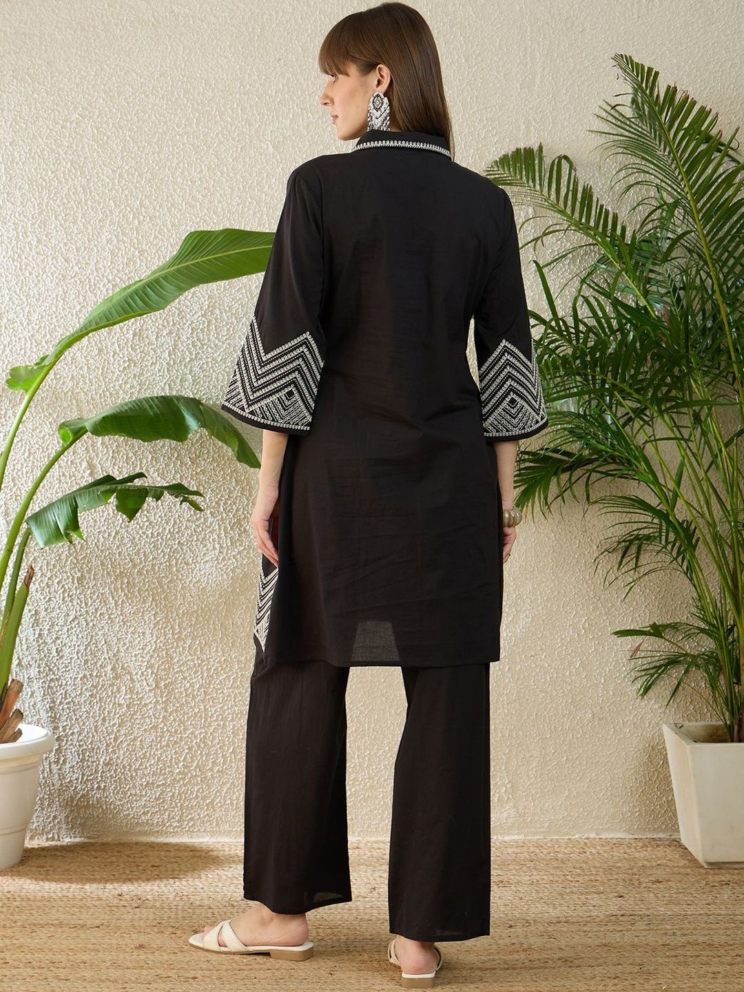 Dhiyona IE Embroidered Shirt Collar Three-Quarter Sleeves Pure Cotton Tunic And Trousers