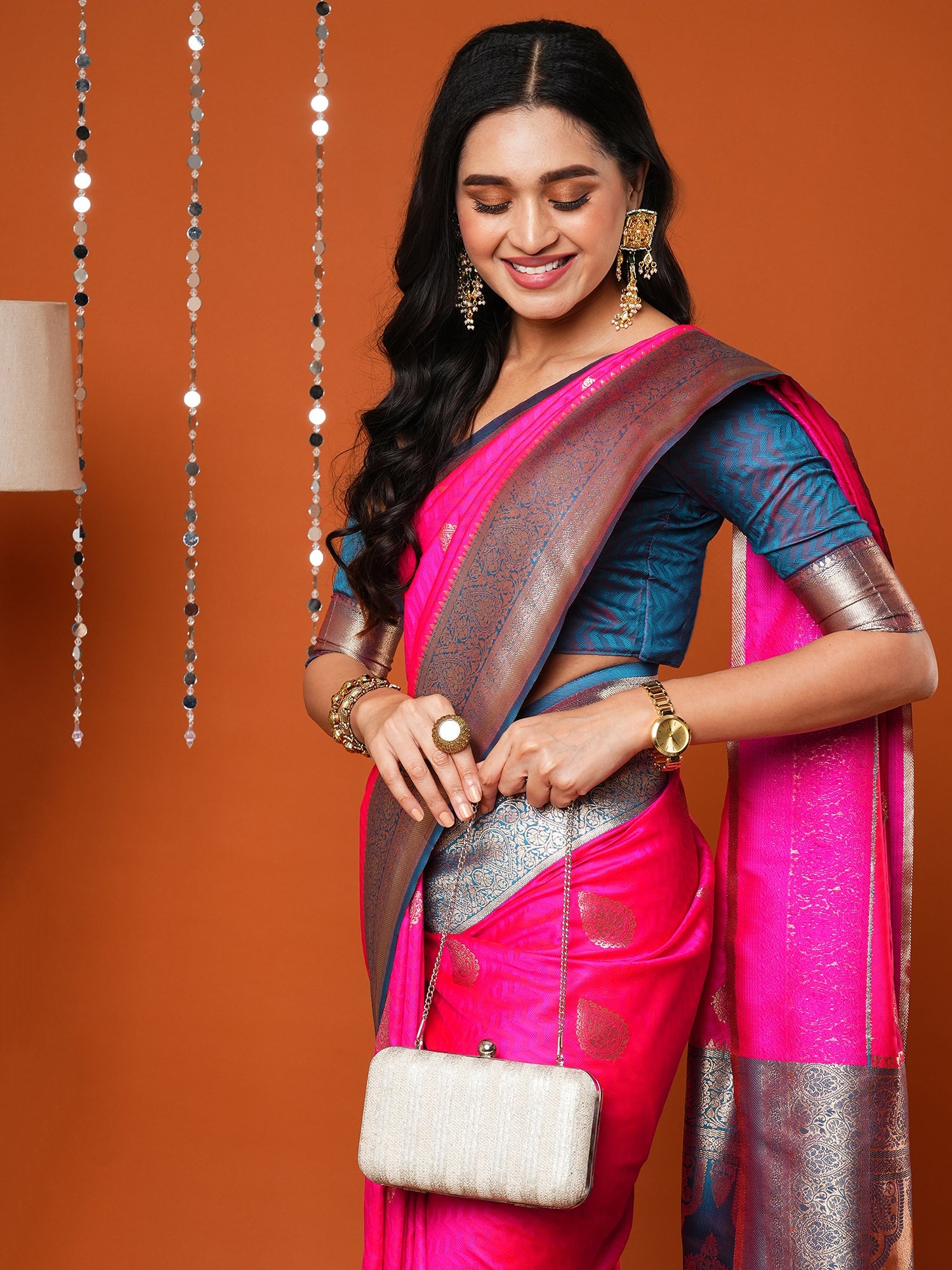 Women's Silk Blend Pink Woven Design Designer Saree With Blouse Piece