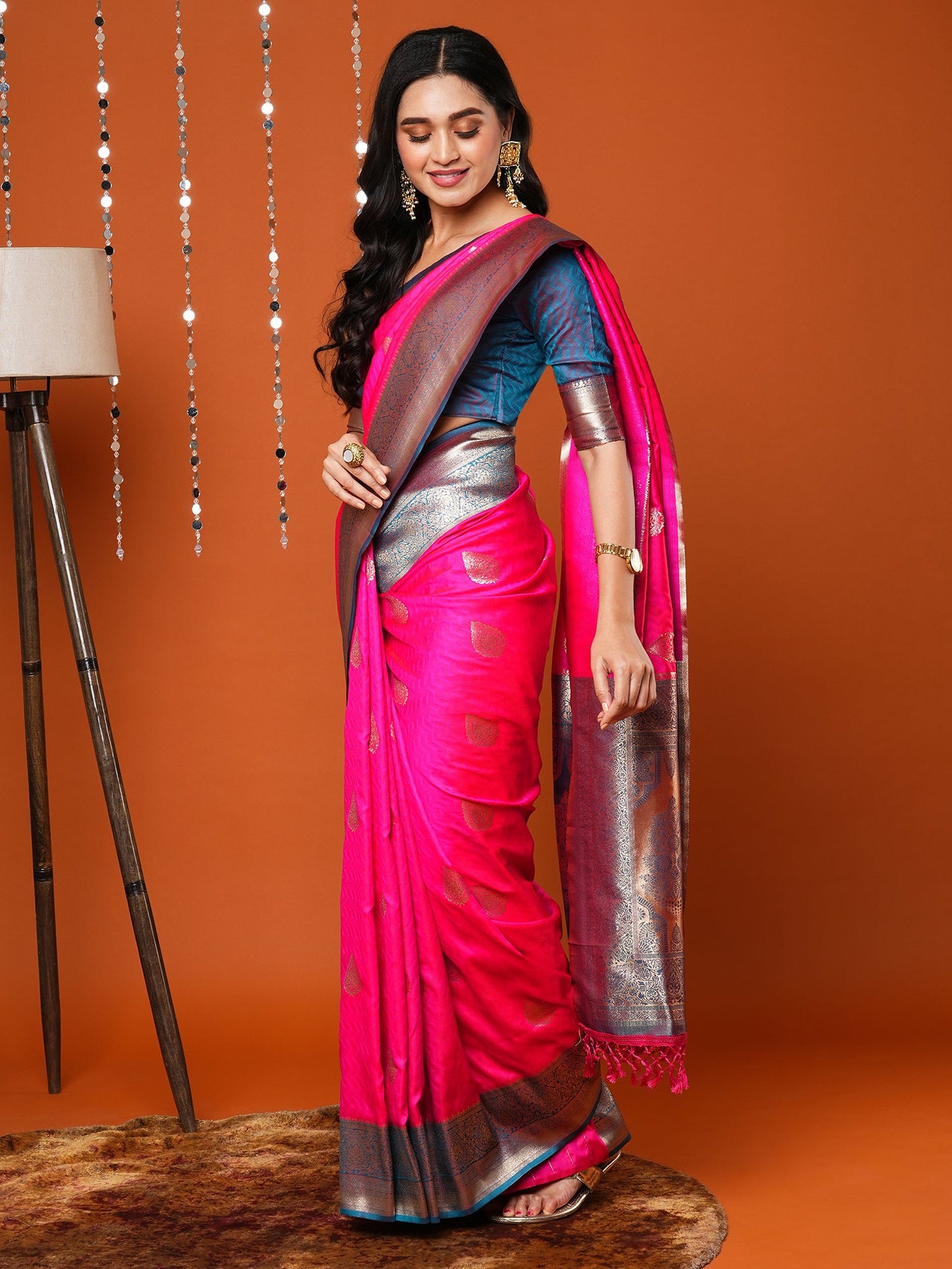 Women's Silk Blend Pink Woven Design Designer Saree With Blouse Piece