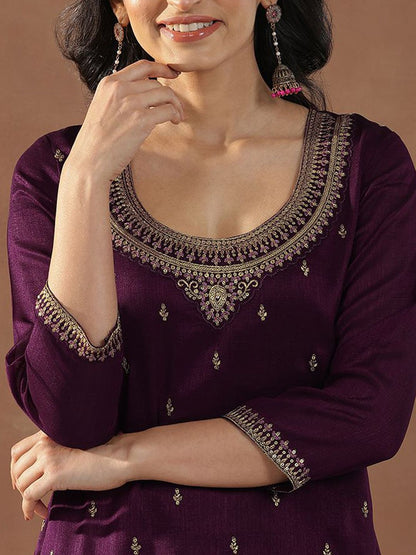 Dhiyona LL Women Floral Embroidered Regular Kurta with Sharara & With Dupatta