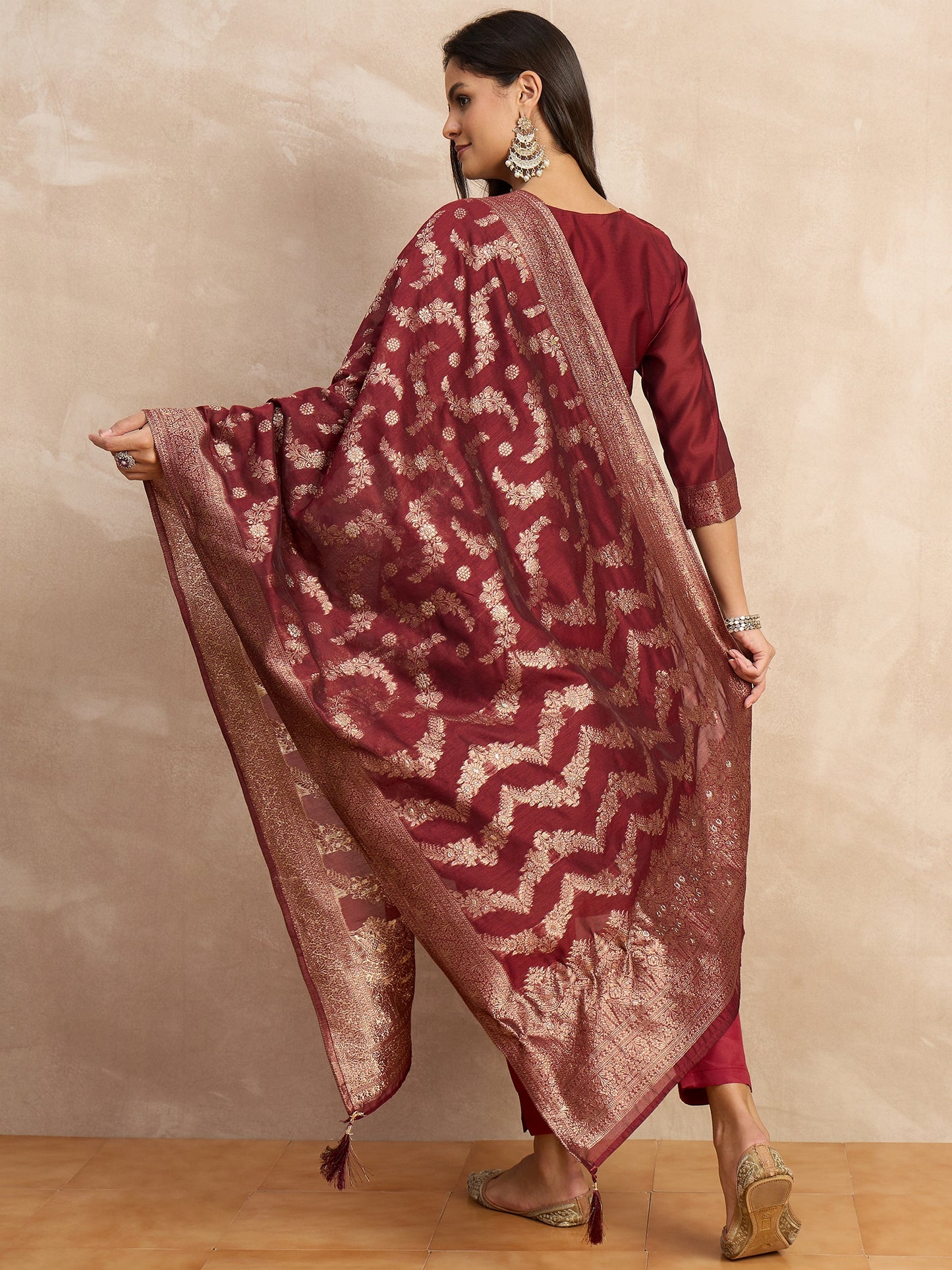 Dhiyona VV Paneri Red Women's Silk Blend Banarasi Jacquard Zari Woven Straight Kurta Pant with Dupatta Set