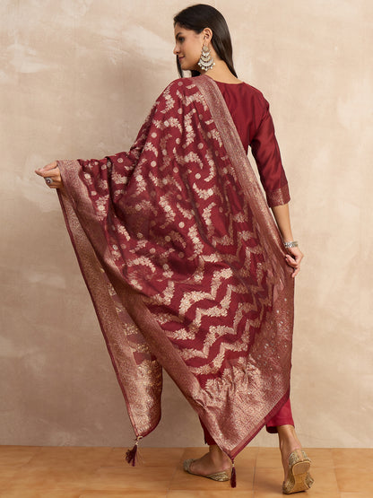 Dhiyona VV Paneri Red Women's Silk Blend Banarasi Jacquard Zari Woven Straight Kurta Pant with Dupatta Set