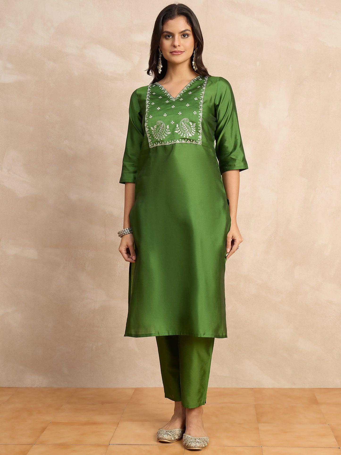 Dhiyona VV Aakar Light Green Women's Silk Blend Embroidery Kurta Pant Set with Dupatta