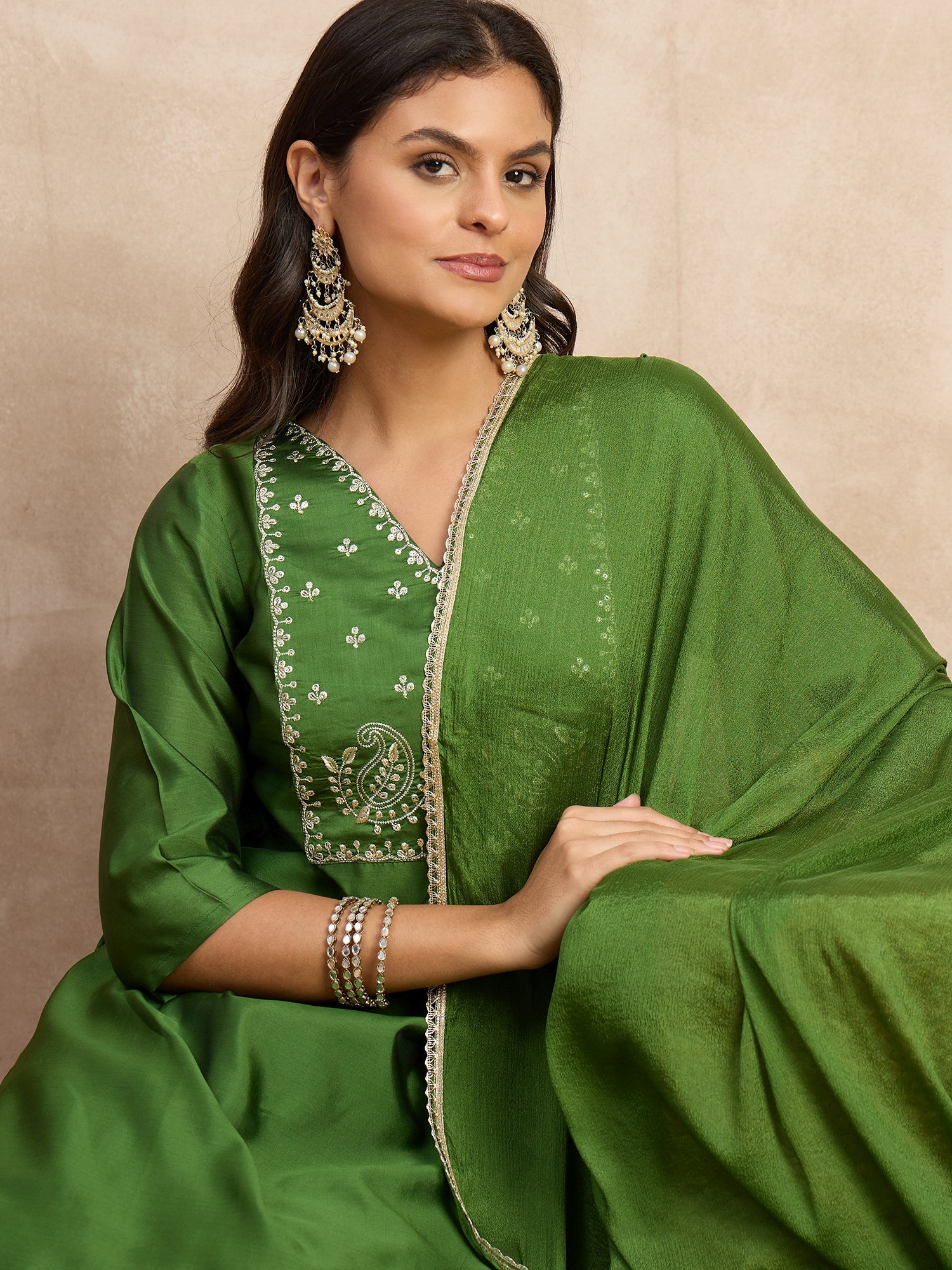 Dhiyona VV Aakar Light Green Women's Silk Blend Embroidery Kurta Pant Set with Dupatta
