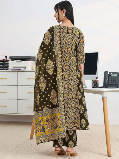 Women Ethnic Motifs Printed Pleated Kurta with Trousers & With Dupatta