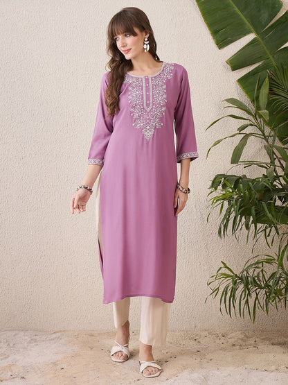 Dhiyona IE Floral Embroidered Thread Work Straight Kurta