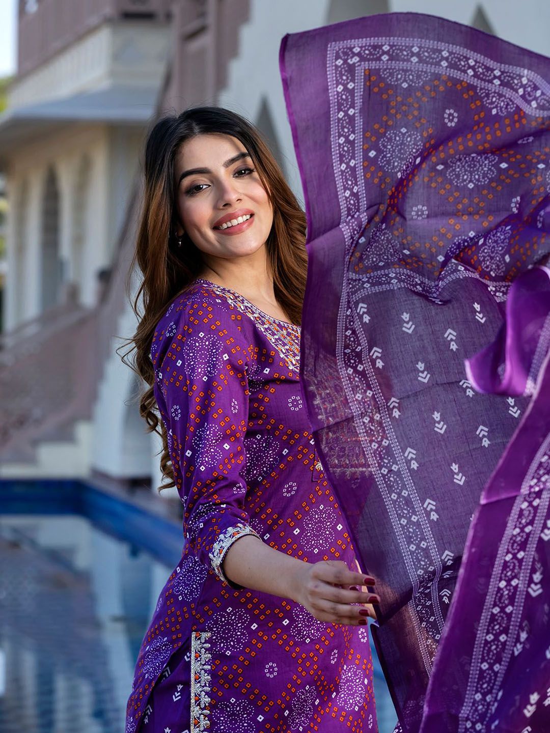 Dhiyona KL Women Bandhani Printed Regular Sequinned Pure Cotton Kurta with Trousers & With Dupatta