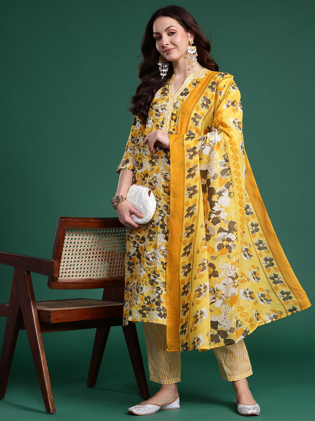 Dhiyona IE Floral Printed Regular Pure Cotton Kurta with Trousers & Dupatta