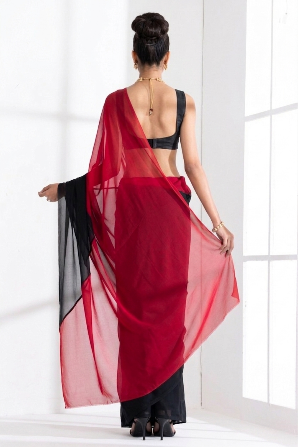 Dhiyona ST Black and Red Georgette Triangle Saree with Blouse Fabric
