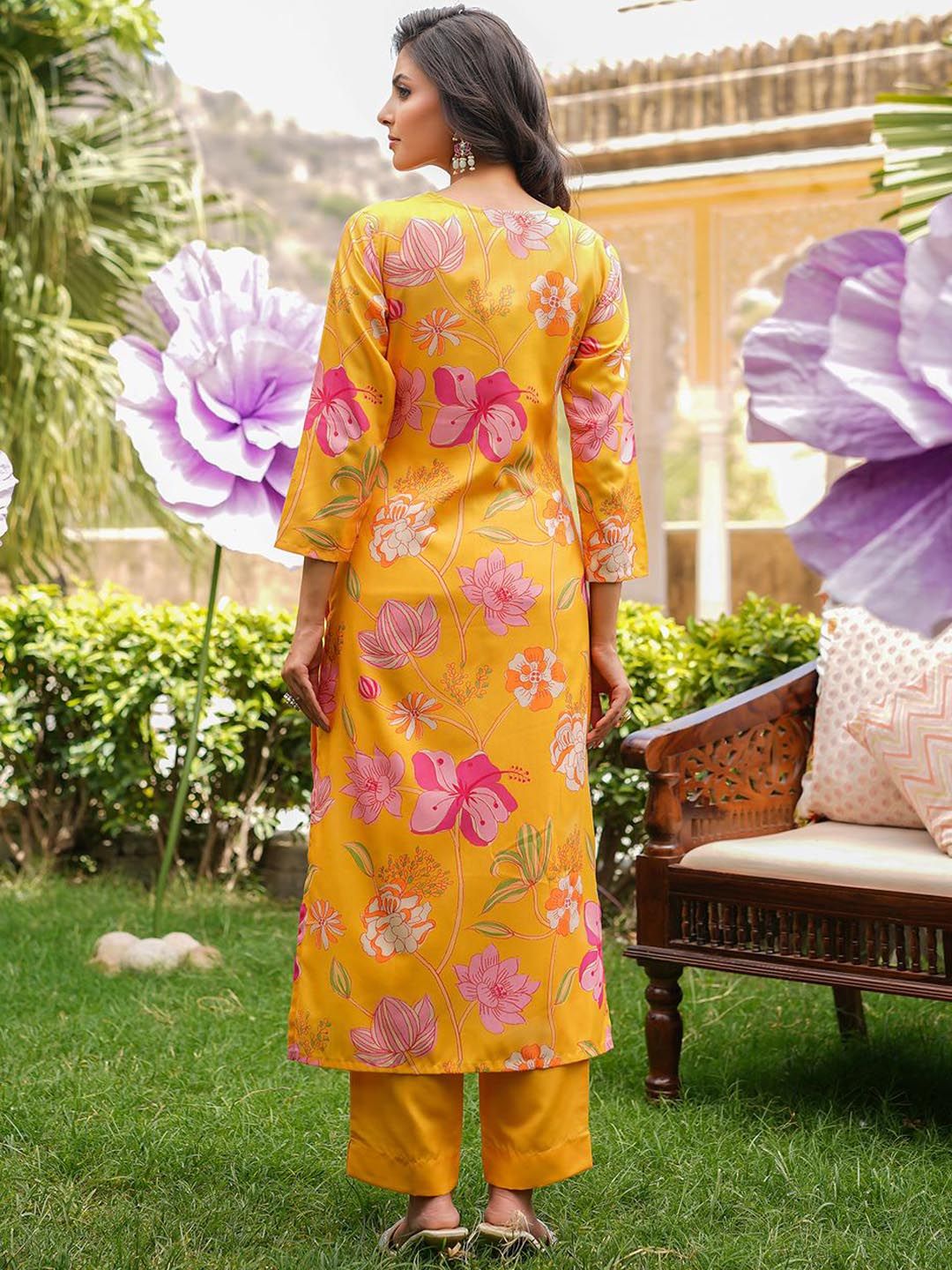 Dhiyona KL Floral Printed V-Neck Thread Work Straight Kurta With Trousers & Dupatta