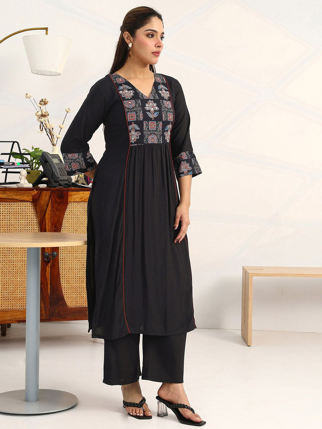 Women Ethnic Motifs Embroidered Empire Thread Work Kurta with Palazzos & With Dupatta