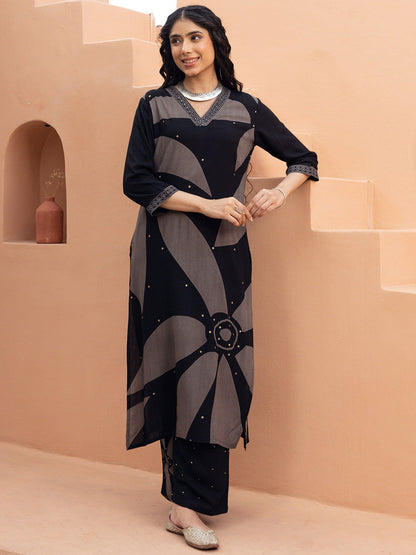 Women Printed Straight Kurta & Palazzos