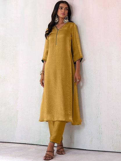 Dhiyona CH V-Neck A-Line Kurta With Trouser