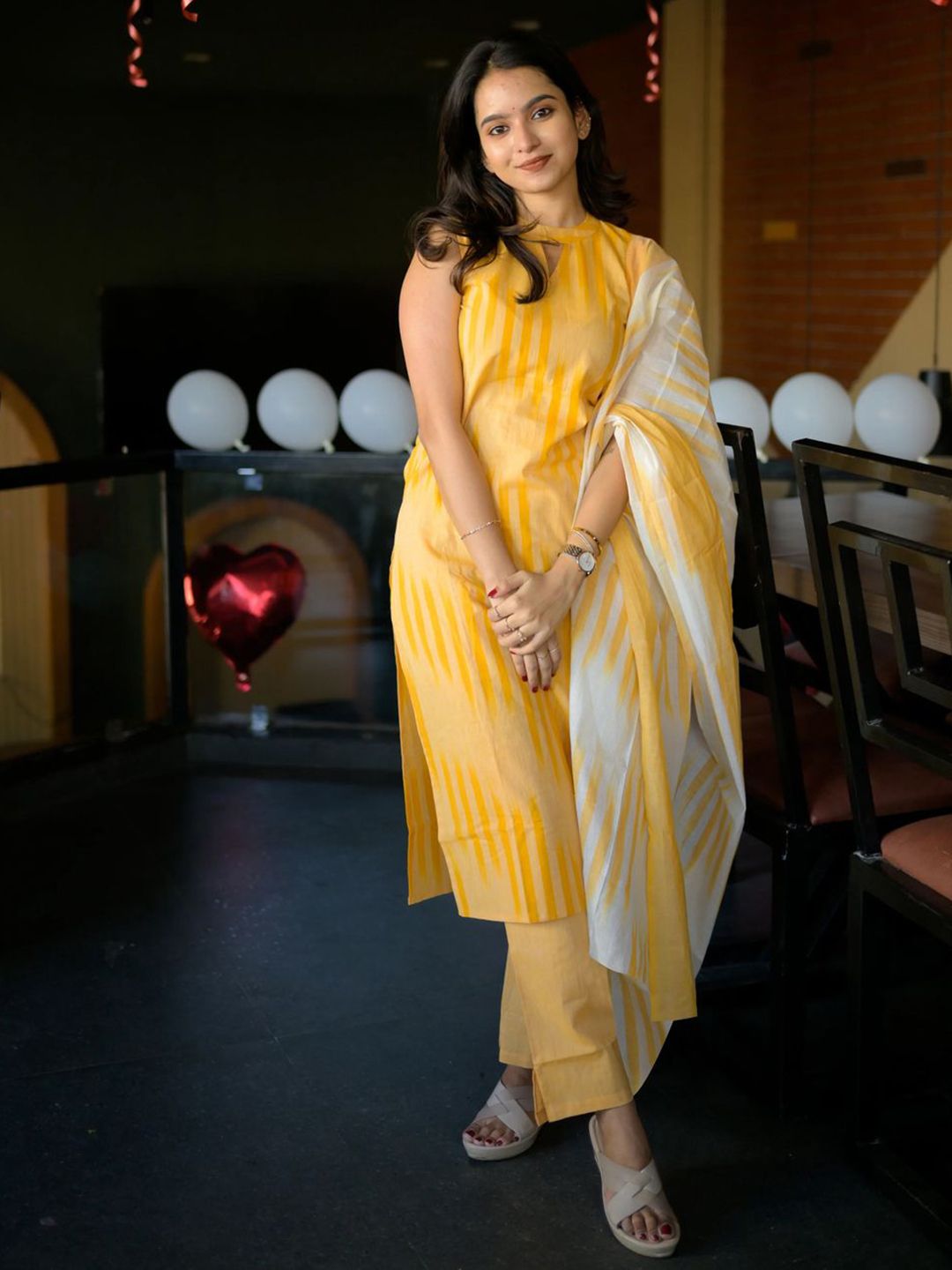 Dhiyona KL Women Striped Straight Kurta with Trousers & Dupatta