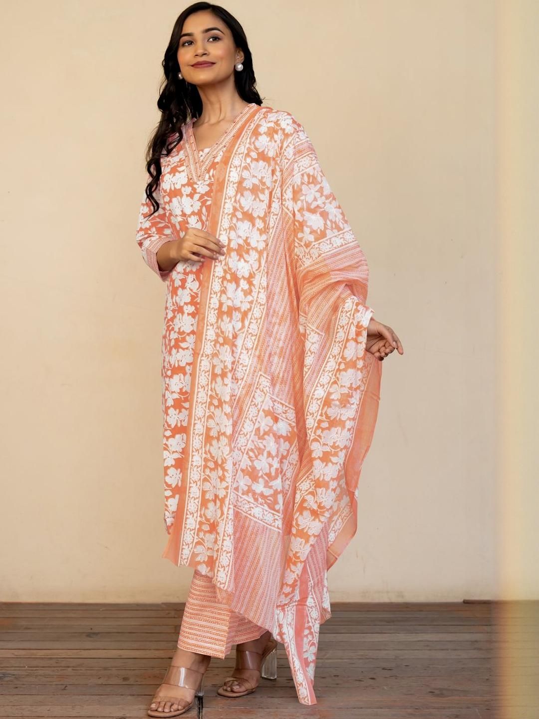 Dhiyona KL Women Off White Pure Cotton Kurta Sets