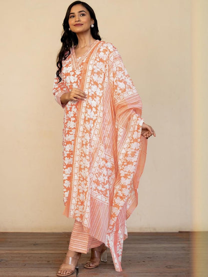 Dhiyona KL Women Off White Pure Cotton Kurta Sets
