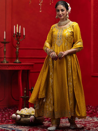 Dhiyona CH Women Zari Embroidered Mirror Work Kurta With Trousers & With Dupatta