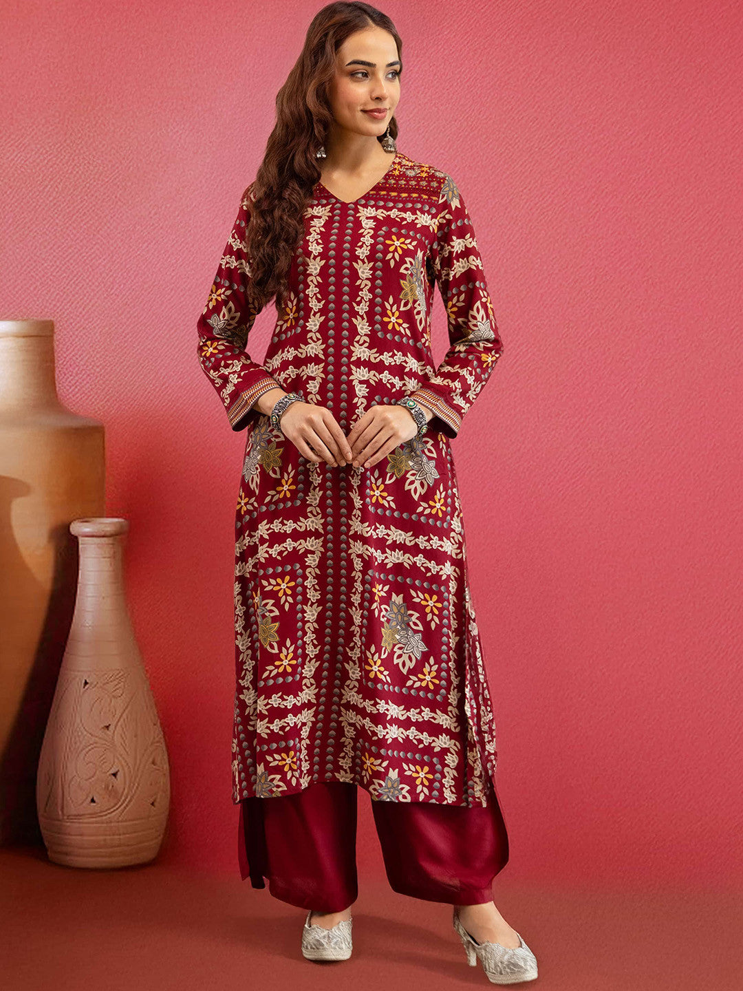 Dhiyona SN Floral Printed V-Neck Straight Kurta & Trousers