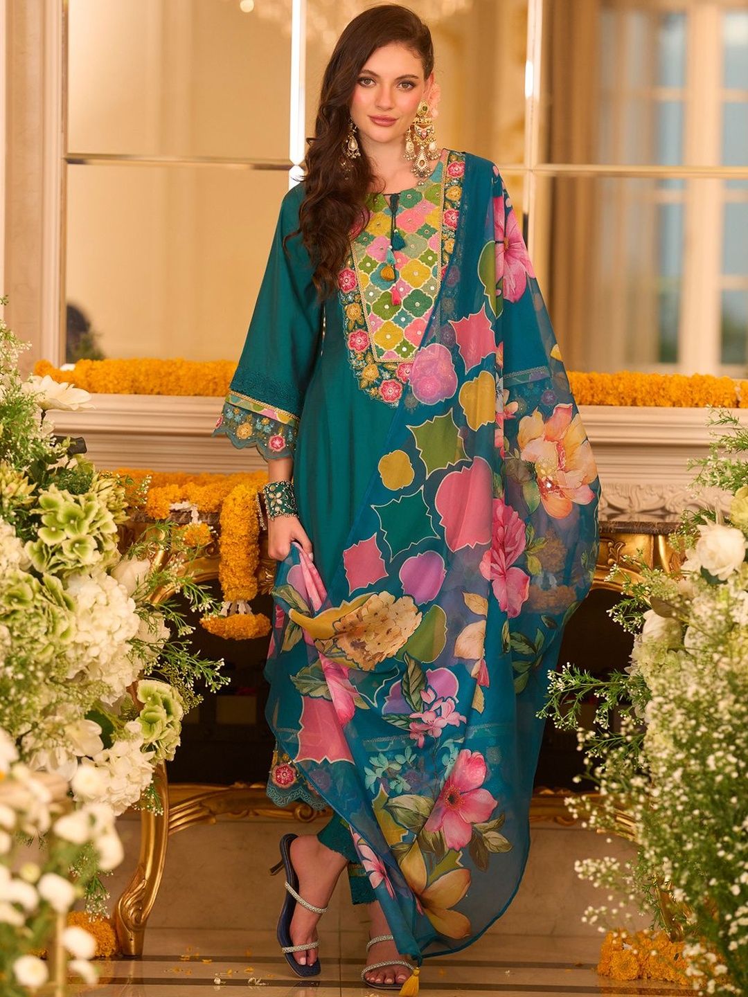 Dhiyona IE Women Floral Embroidered Kurta with Trousers & Dupatta