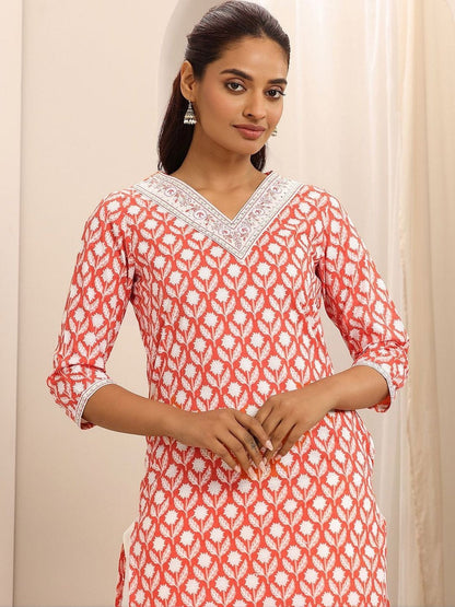 Women Ethnic Motifs Printed Regular Thread Work Kurta with Trousers & With Dupatta