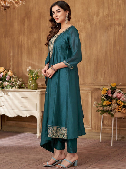 Embroidered RoundMaroon-Neck Kurta Trousers & Dupatta