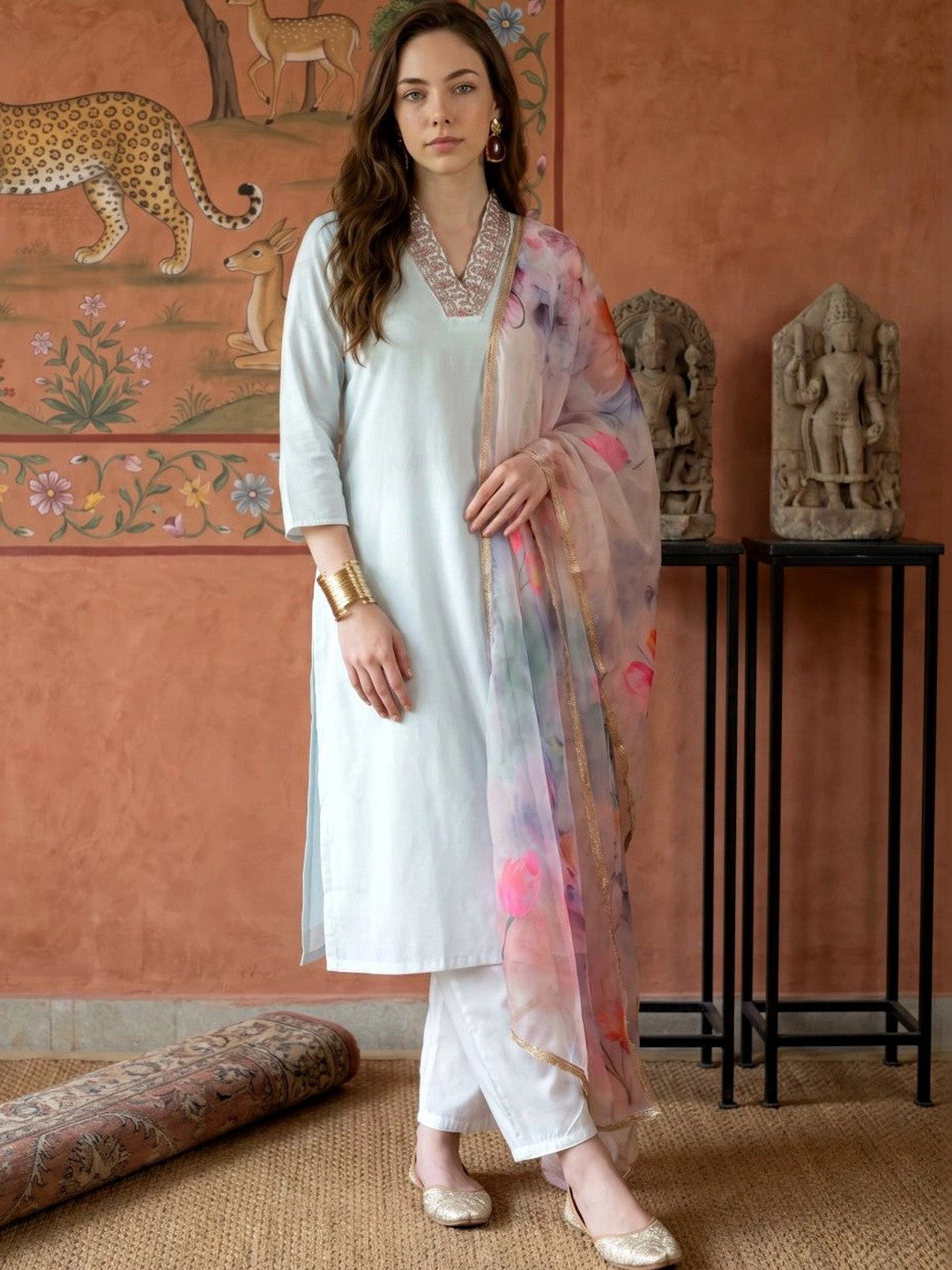 Dhiyona SN Women Floral Regular Thread Work Kurta with Trousers & With Dupatta