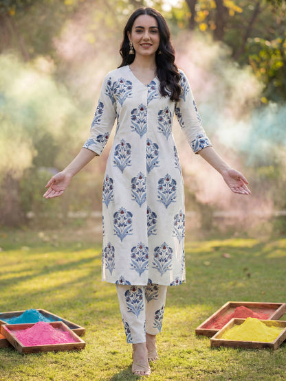 Women Floral Printed Cotton Kurta with Trousers