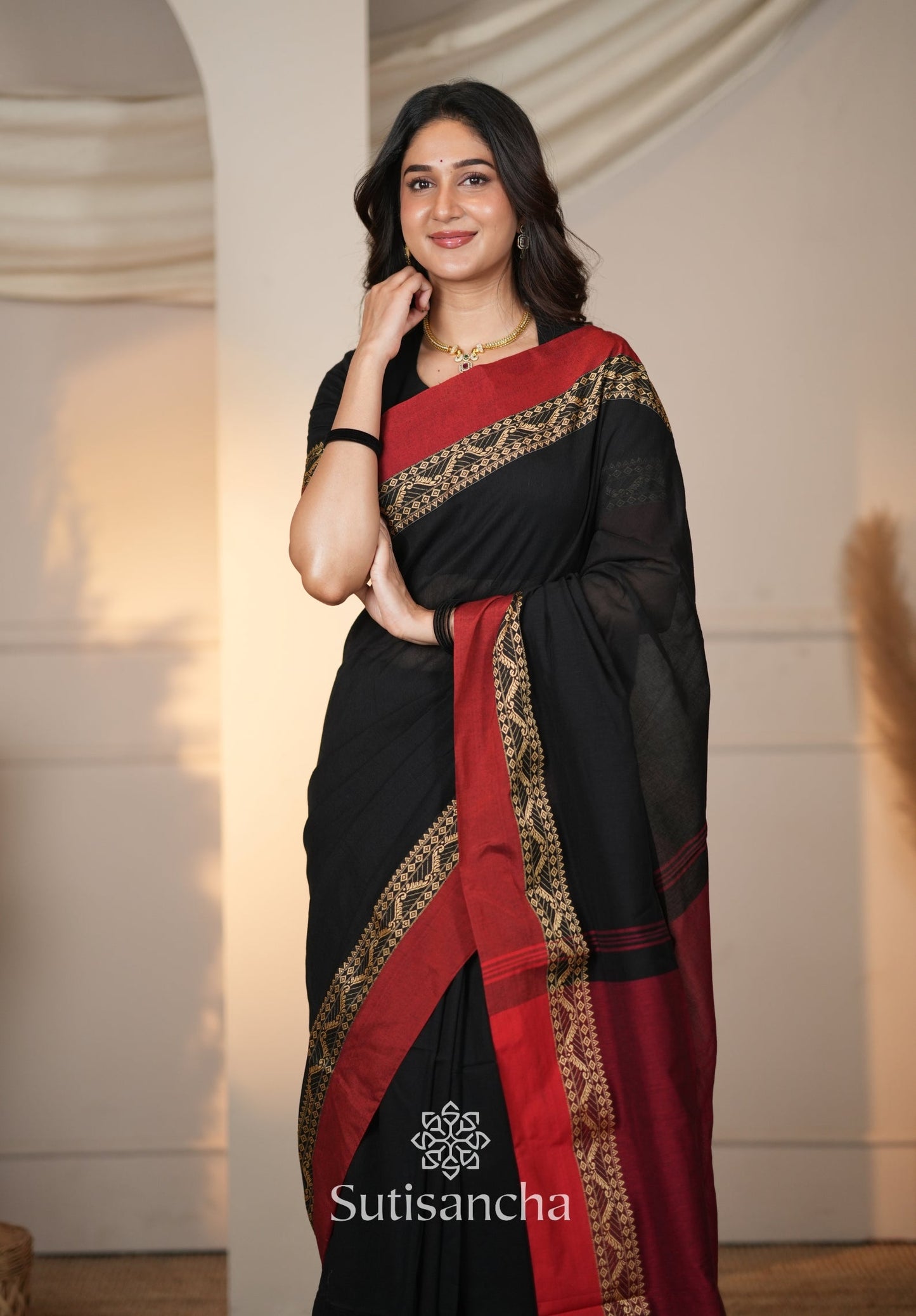 Dhiyona SS The Weaver's Touch: Pure Bengal Cotton Saree with Timeless Appeal