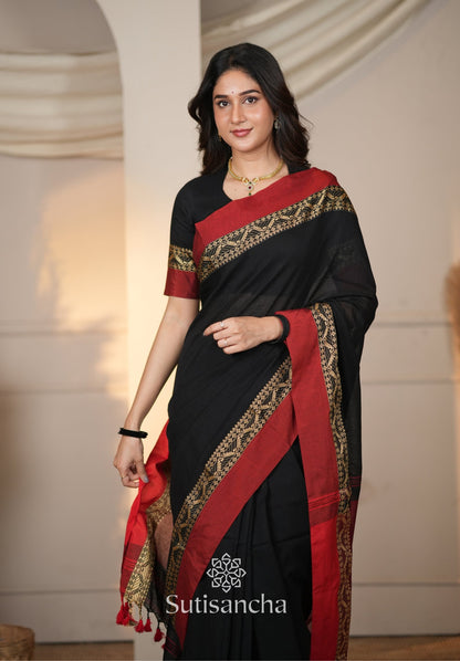 Dhiyona SS The Weaver's Touch: Pure Bengal Cotton Saree with Timeless Appeal