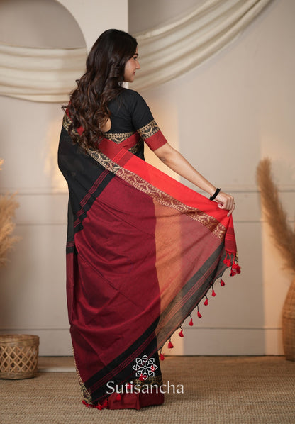 Dhiyona SS The Weaver's Touch: Pure Bengal Cotton Saree with Timeless Appeal
