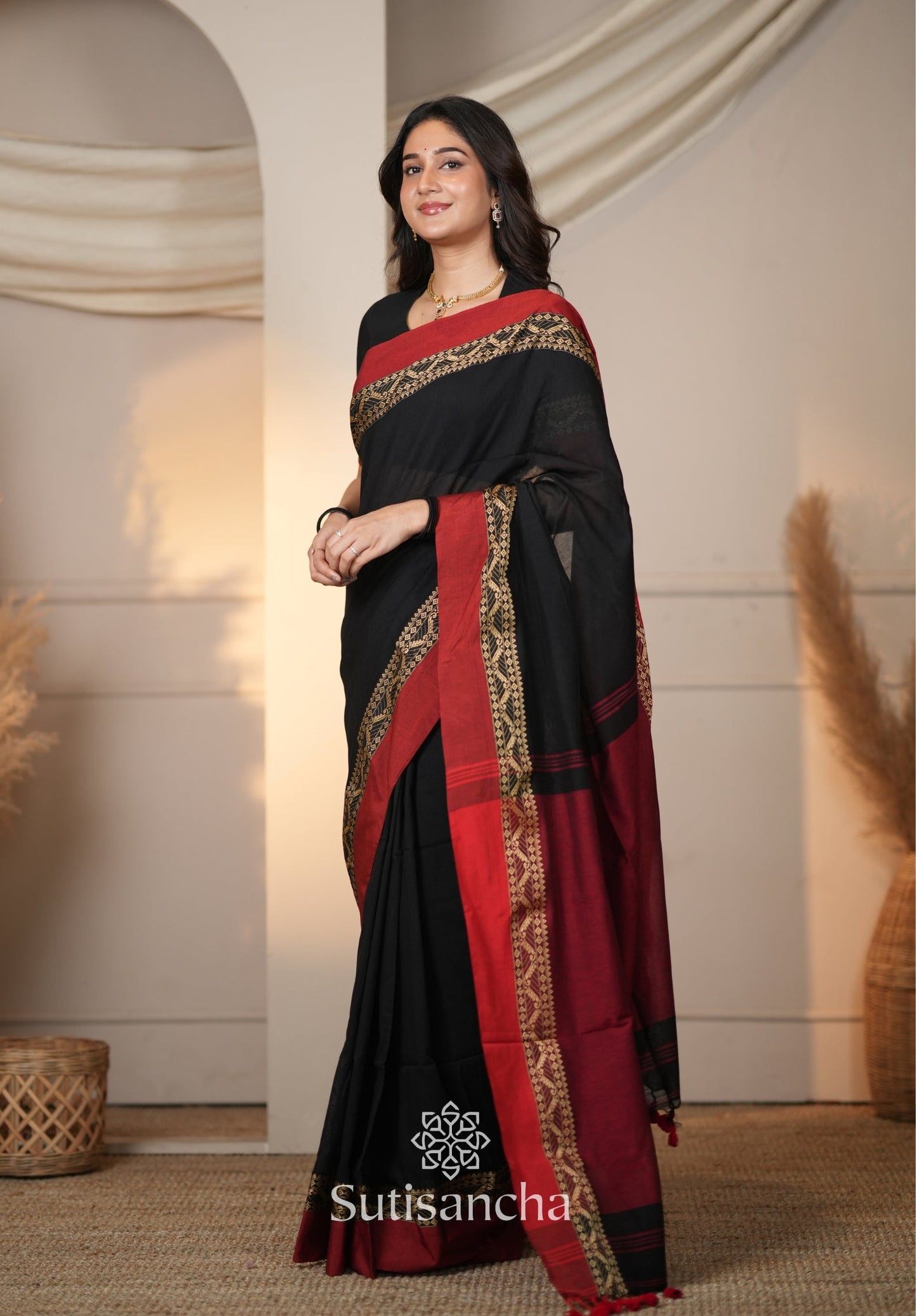 Dhiyona SS The Weaver's Touch: Pure Bengal Cotton Saree with Timeless Appeal