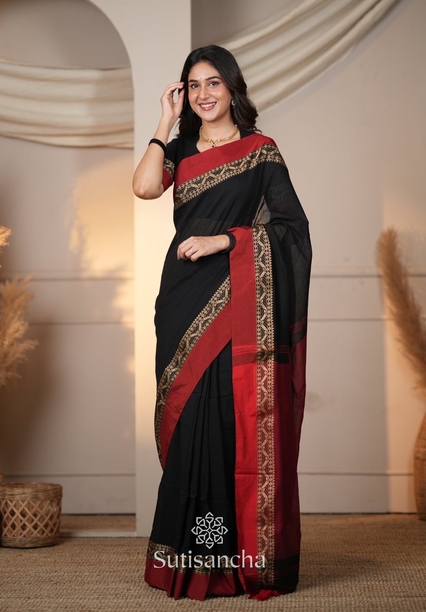 Dhiyona SS The Weaver's Touch: Pure Bengal Cotton Saree with Timeless Appeal