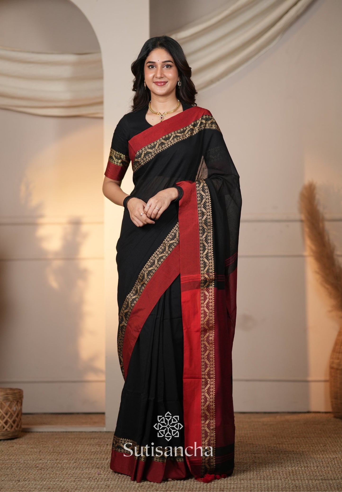 Dhiyona SS The Weaver's Touch: Pure Bengal Cotton Saree with Timeless Appeal