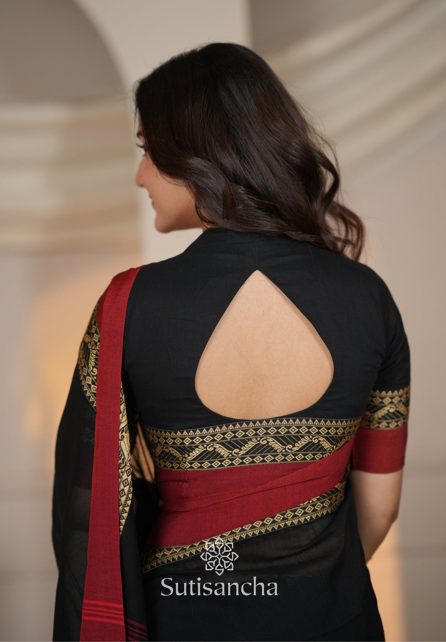 Dhiyona SS The Weaver's Touch: Pure Bengal Cotton Saree with Timeless Appeal