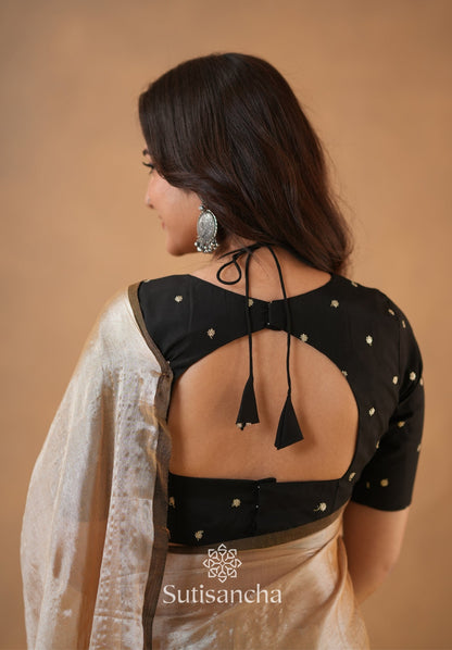 Dhiyona SS Ivory Gold Horizon – Flowing with Regal Charm