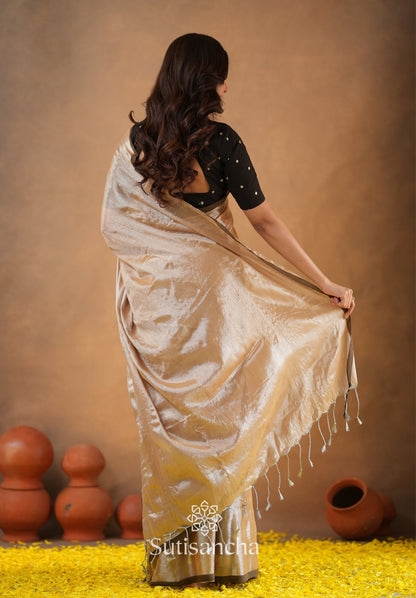 Dhiyona SS Ivory Gold Horizon – Flowing with Regal Charm