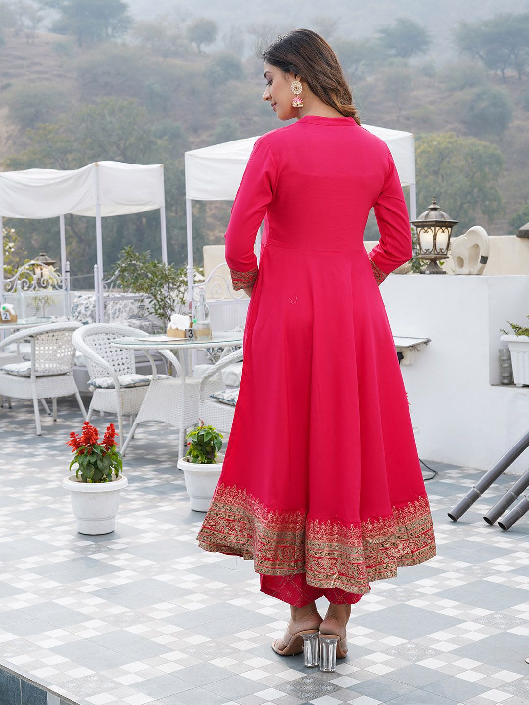 Dhiyona KL Mandarin Collar Floral Printed Kurta with Trousers & With Dupatta