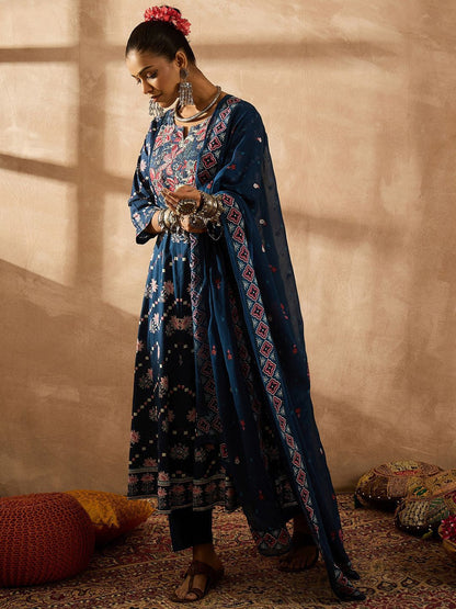 Women Floral Embroidered Regular Beads and Stones Pure Cotton Kurta with Trousers & With Dupatta