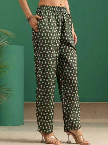 Women Floral Printed Regular Thread Work Kurta with Trousers & With Dupatta