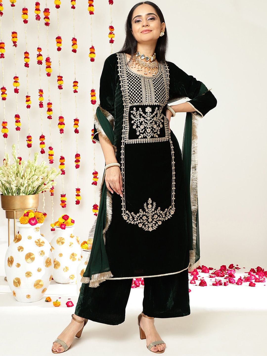 Dhiyona VA Green Ethnic Motifs Embroidered Velvet Straight Kurta & Palazzos With Dupatta